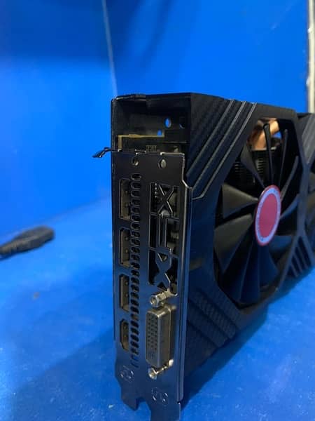 RX 590 saphir ,xfx,white black blue 8gb 256bit 6