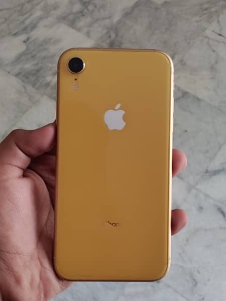 IPHONE XR NON PTA { Yellow} 64gb 17