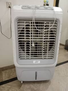 Royal Air cooler with six cooling gel pads