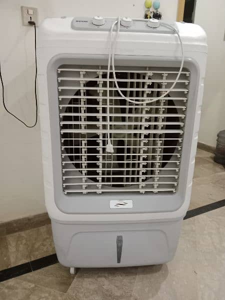 Royal Air cooler with six cooling gel pads 0