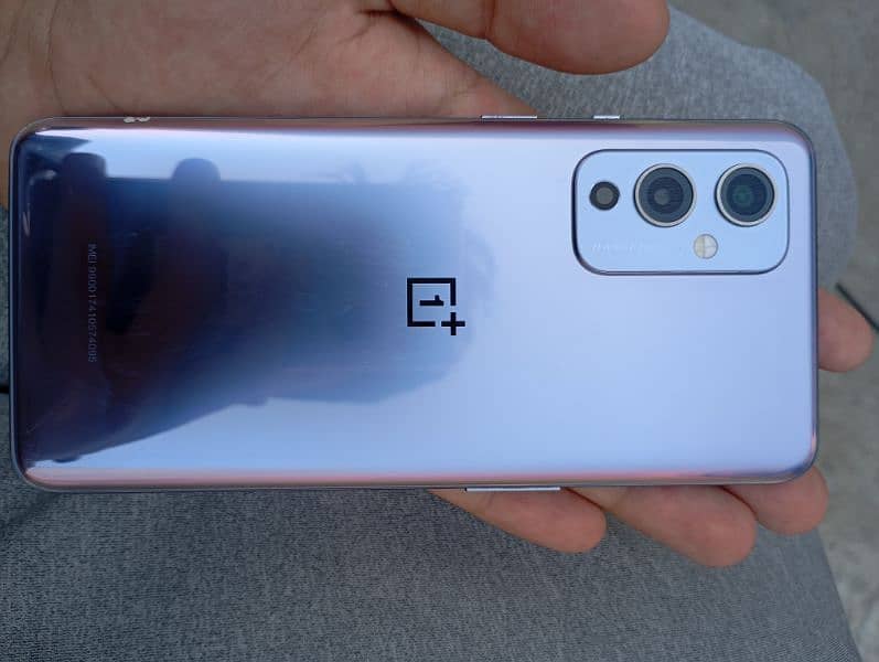 OnePlus 9 5G. 8/128 . Single line on screen 0