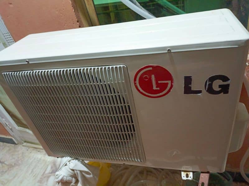 Urgent Sale LG heat and Cool 1ton AC For Sale 1