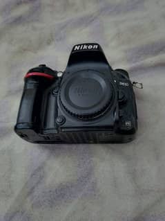 Nikon camera 6/10 & 70/200 lence  without box