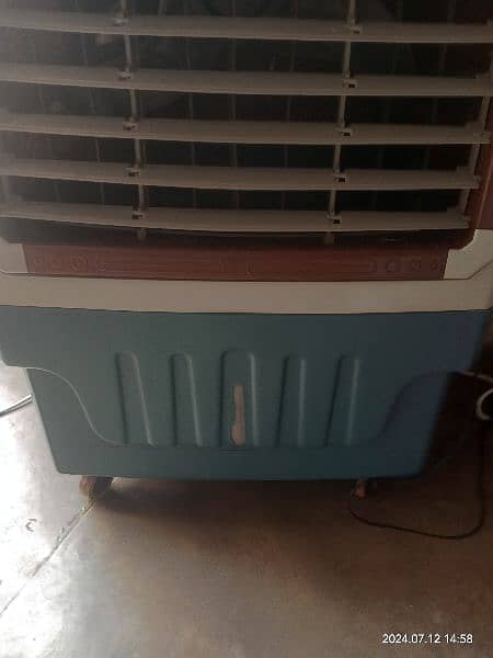 12 volt Ac Dc Room Cooler medium size 2