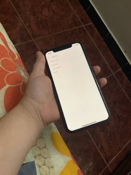 iPhone  XR 0