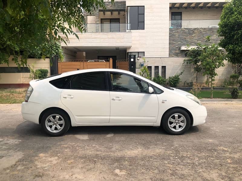 Toyota Prius 2011 4