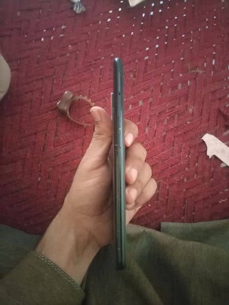 I m selling Oppo reno 3 mobile 8+3gb ram.  128gb rom full box 3