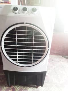 Solar air cooler