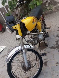 Pak Hero 70C with documents and lash condition Bike