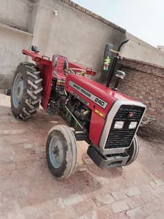 tractor 2022 model MF 240 03126549656