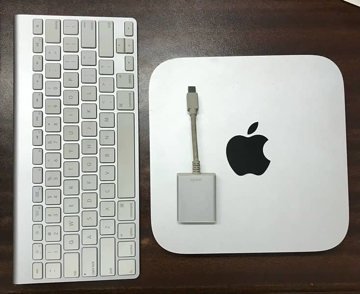 Mac Mini 2014 (late) (w magic keyboard ) 8