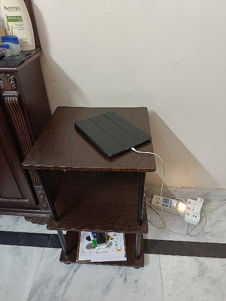 Side Table 3 portions in good working condition 2