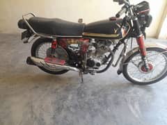 Honda 125 all correct. . . urgent sale. . . 2013 model Lahore number