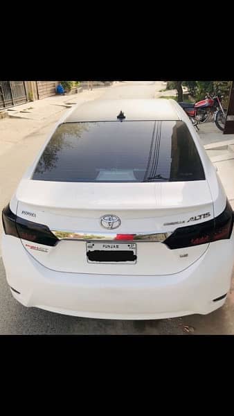 COROLLA ALTIS 1.6 AUTOMATIC TOTAL GENUINE 2017 WHITE COLOR 2ND OWNER 8