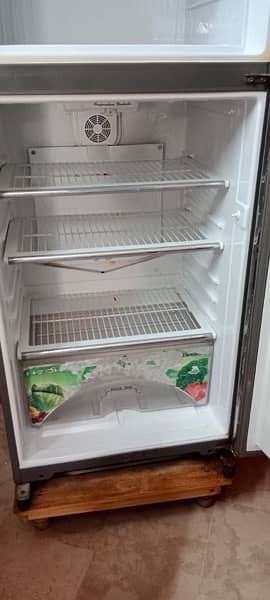 Dawlance Fridge in Working Good Condition 2