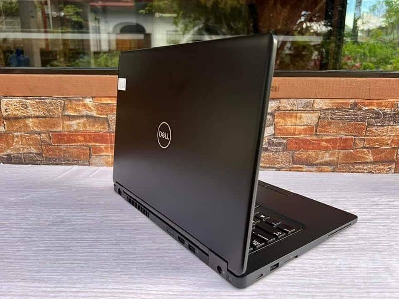 7th Generation Dell Core i5 - 14 inch LED Display 8GB + 256GB SSD 1