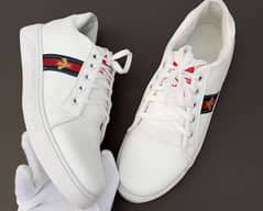 men sports shoes white