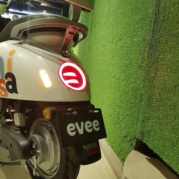 Evee Nisa Electric scooty 2024 Model New Zero Meter 3