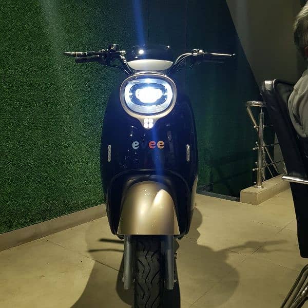 Evee Nisa Electric scooty 2024 Model New Zero Meter 7