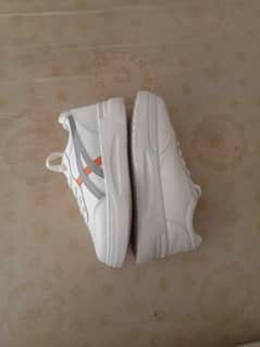 trendy White shoes , 10/10 new condition with box proper pack