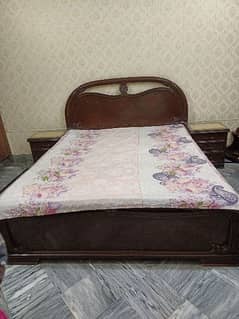 double bed with 2 side tables & dressing table