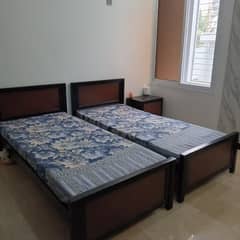 single bed with new mattress 0