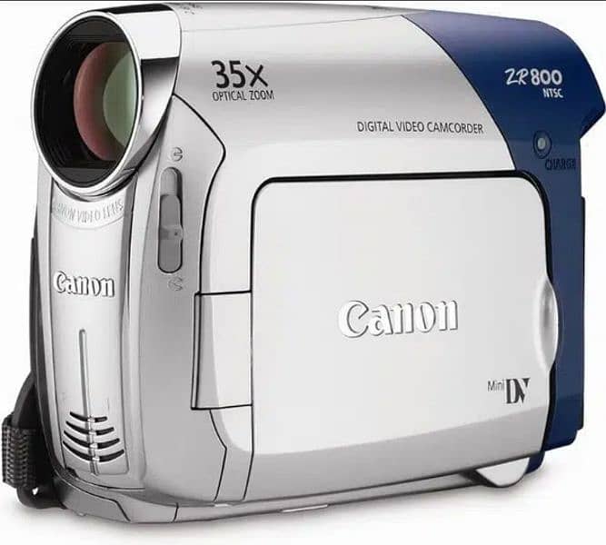 Canon ZR800 1