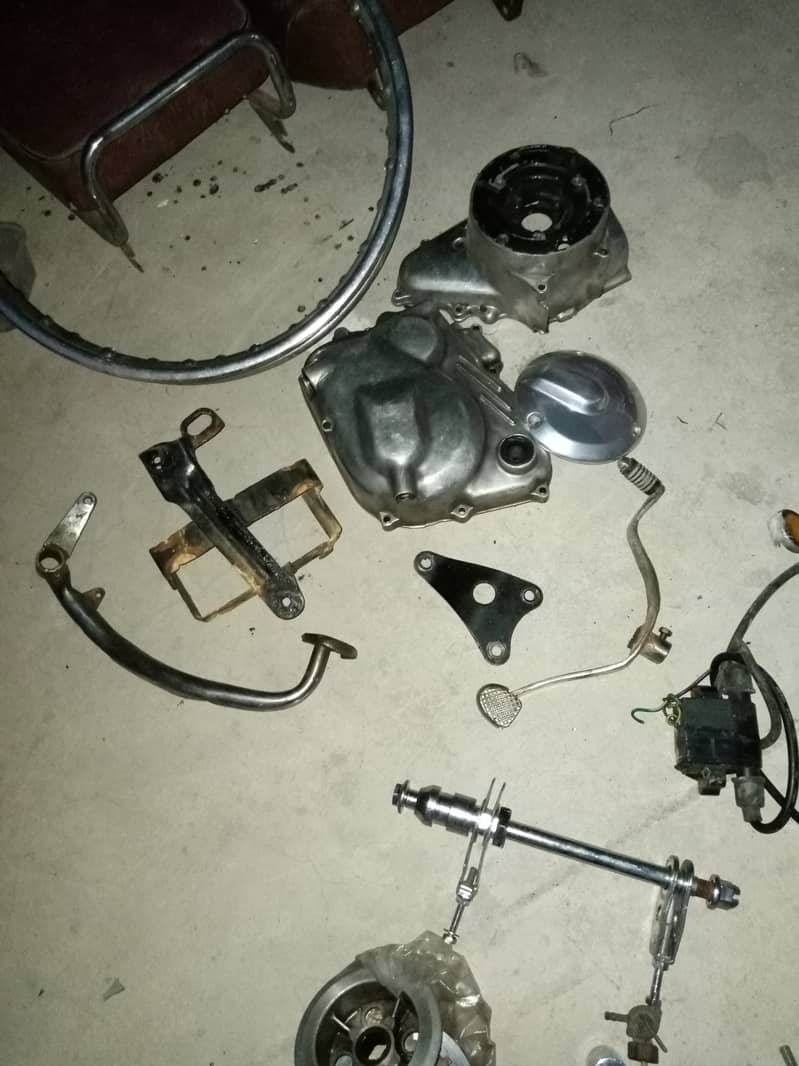 200 Honda bike parts 5