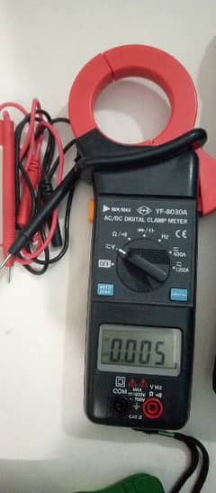 digital clamp metre YF-8030A made in Taiwan