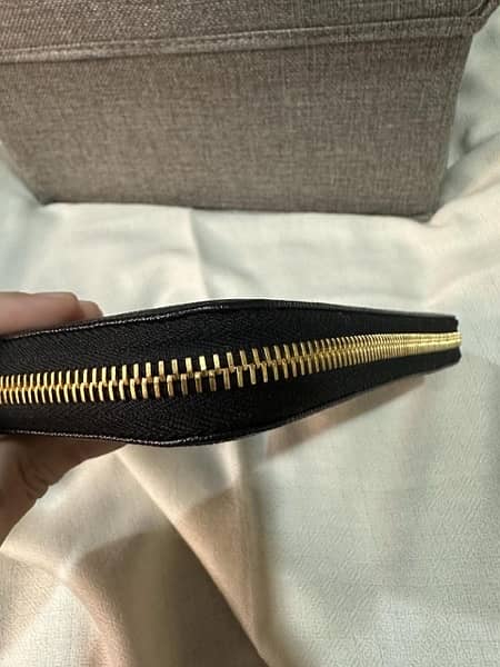 Orignal Prada zipped continental wallet 5