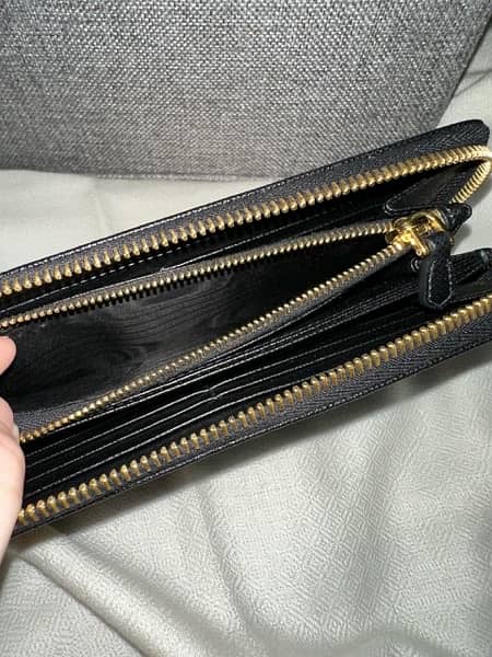 Orignal Prada zipped continental wallet 6