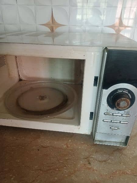 Super Asia Microwave oven in good condition 4