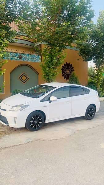 Toyota Prius 2013 reg 2017 5