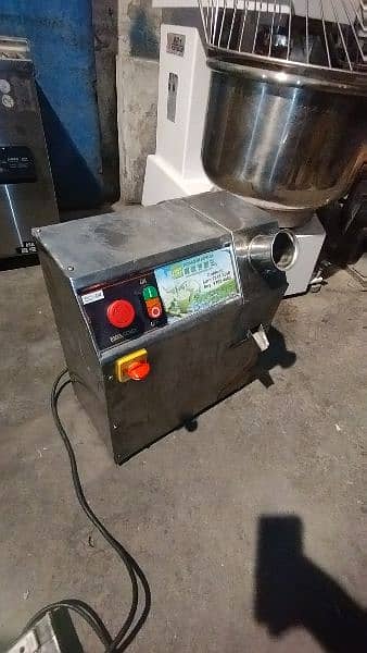 Sugarcane machine Gana juice machine slim size steel body 220 imported 2