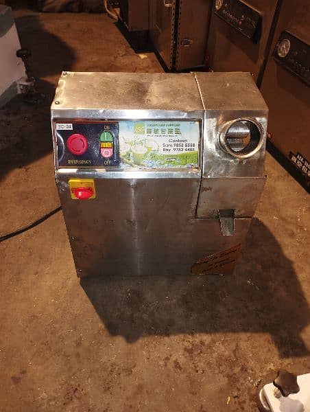 Sugarcane machine Gana juice machine slim size steel body 220 imported 9