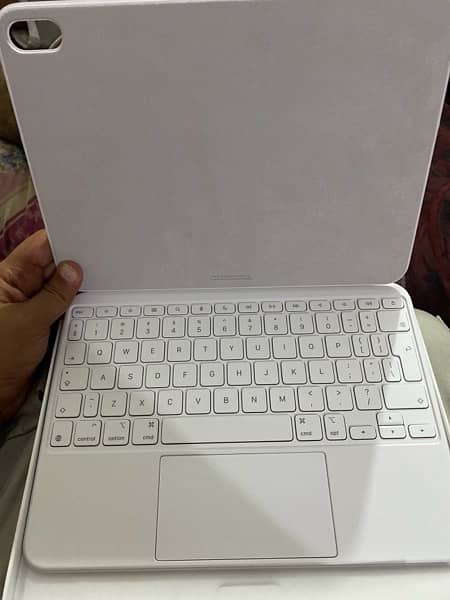 iPad MAGIC KEYBOARD FOLIO 3