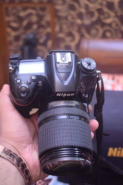 Nikon d7100 with 18 140mm two batteries 4