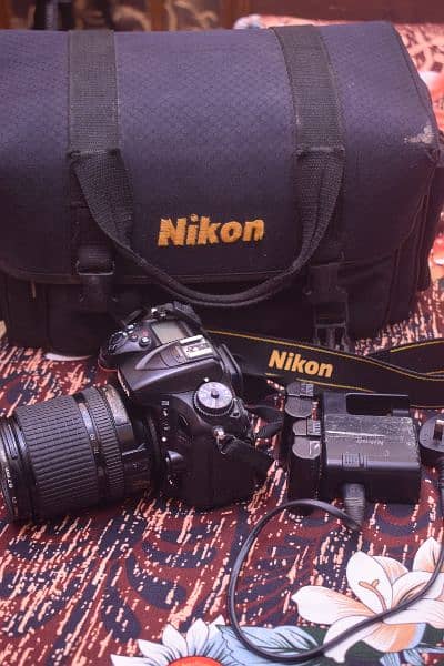 Nikon d7100 with 18 140mm two batteries 9