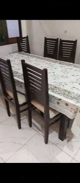 I am selling dining table urgent for sale 0