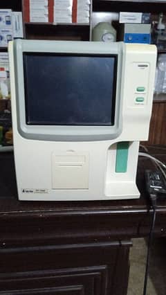 Hematology analyzer ( cbc analyzer)