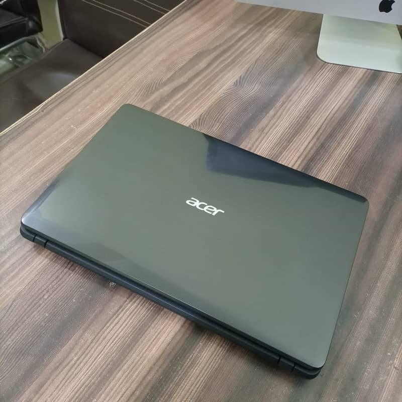 Acer Laptop Aspire Core i5 3rd Gen 3230M 4GB Memory 320GB HDD 10