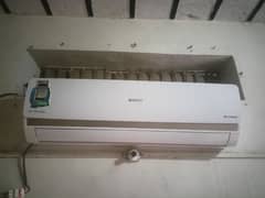 Orient DC inverter Heet and cool 1.5 wife. watsap no 03432145277