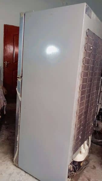 I'm seeling refrigerators good condition. ! 1