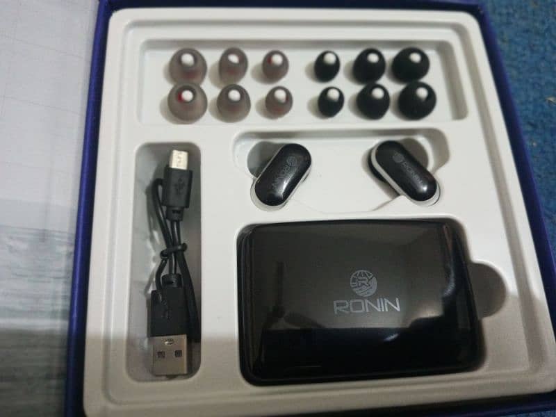 Airbuds Ronin 960 1