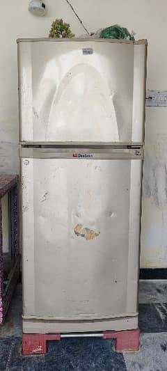 Dawlance Fridge medium size for sale in reason able price