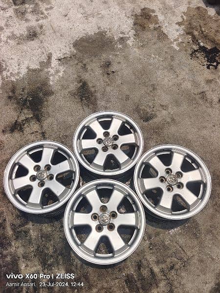 15"  5 Nut.  Prius Geniune AlloyRims. 1