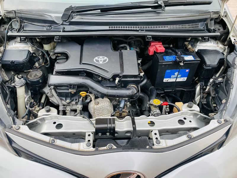 Toyota Vitz 2015 Automatic 9