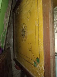 carrom board is good condition