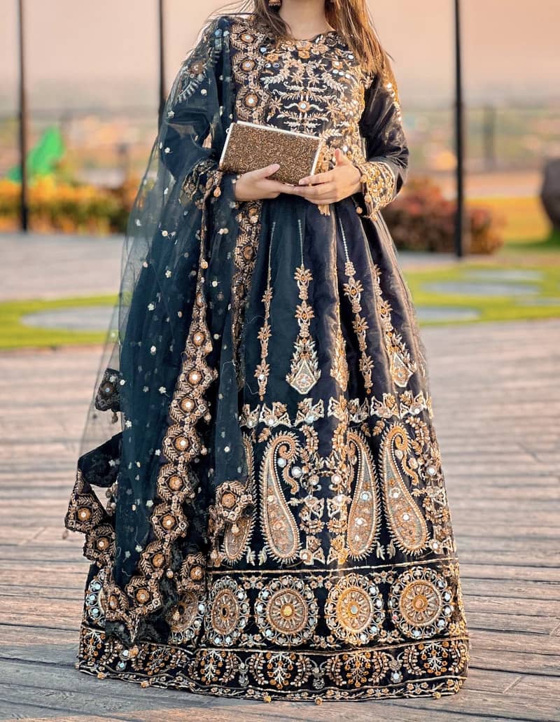 Mehandi Bridal Dress 7