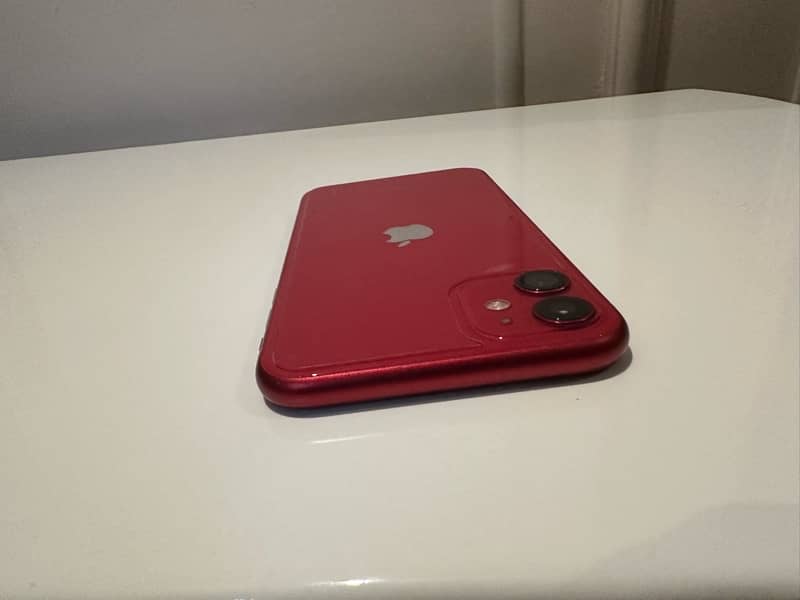 IPHONE 11 64 GB PTA UNLOCKED RED 5